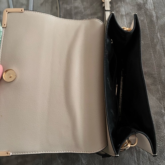Barely used Dune bag with matching wallet - Picture 2 of 5